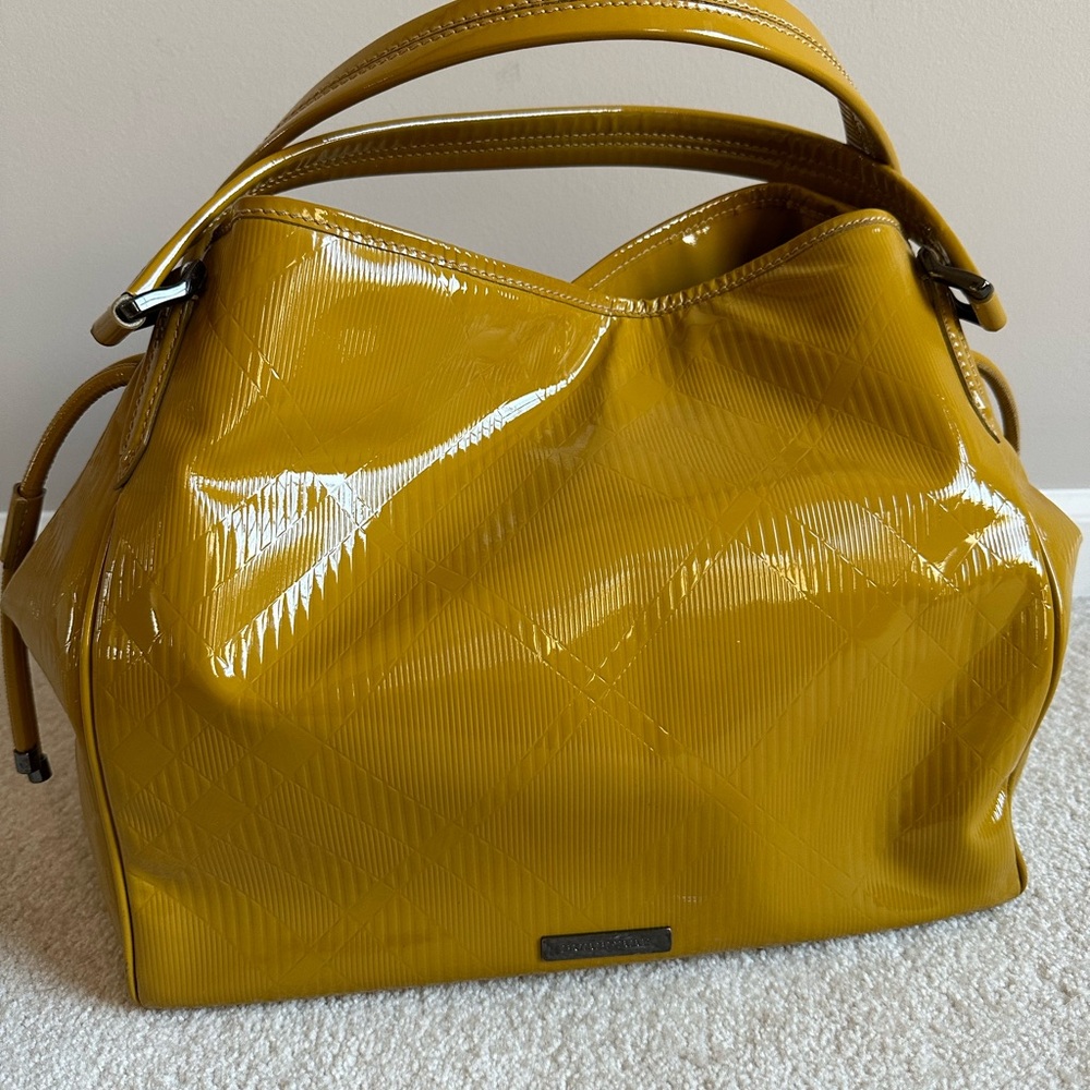 Burberry tote